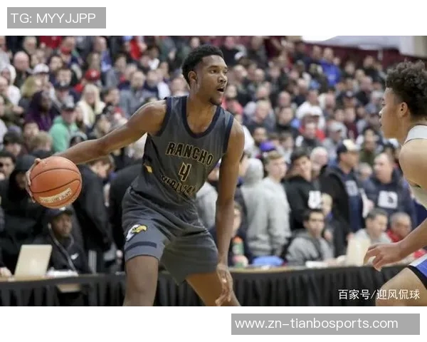 小莫布里攻防两端表现出色12投9中贡献18分10板2断2帽正负值高达26