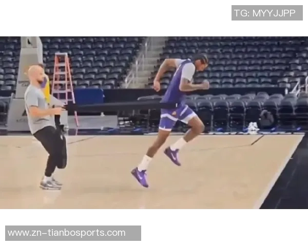 杰伦格林次节腿筋受伤退赛全场表现不佳仅得4分1板1助希望无大碍